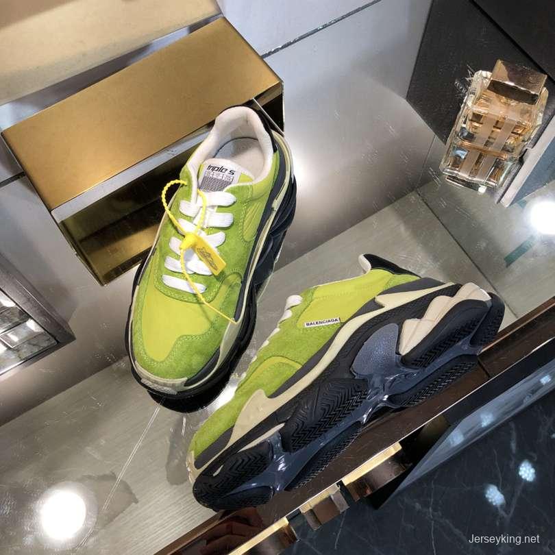 Men/Women Balenciaga Triple S 2.0 Sneaker Green Item 6380340