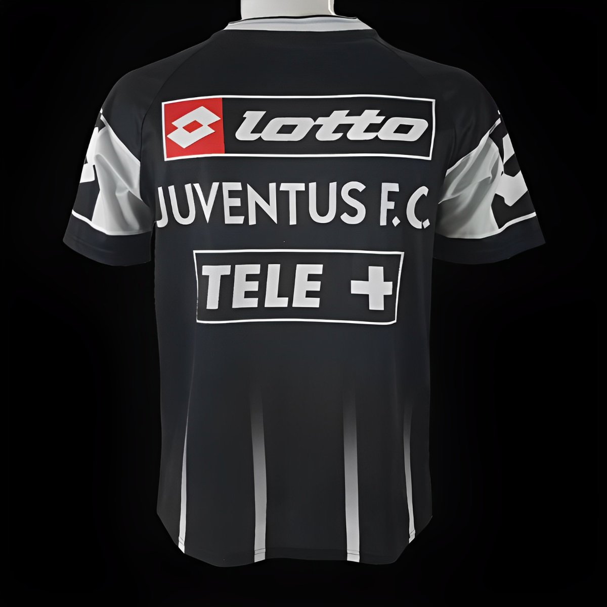 Retro 00/01 Juventus Lotto Black Training Jersey