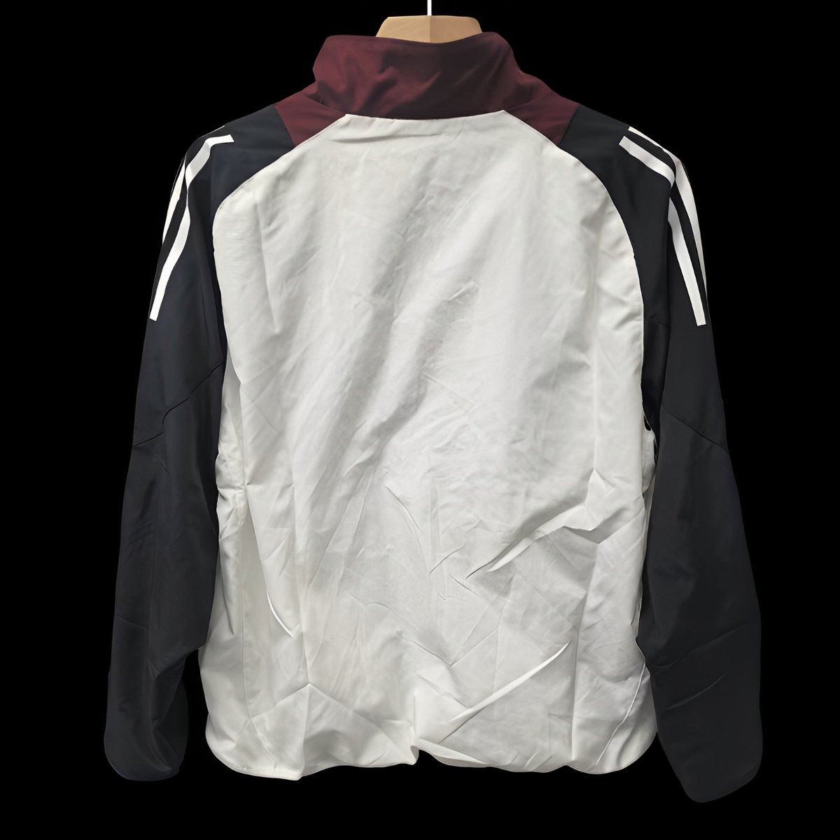 25/26 Manchester United White Heavy Trench Coat